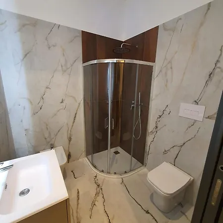 Mikale Luxury