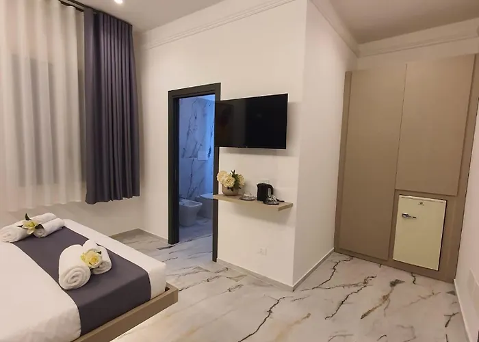 Mikale Luxury