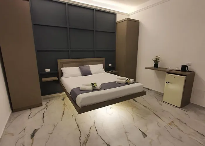 Mikale Luxury *