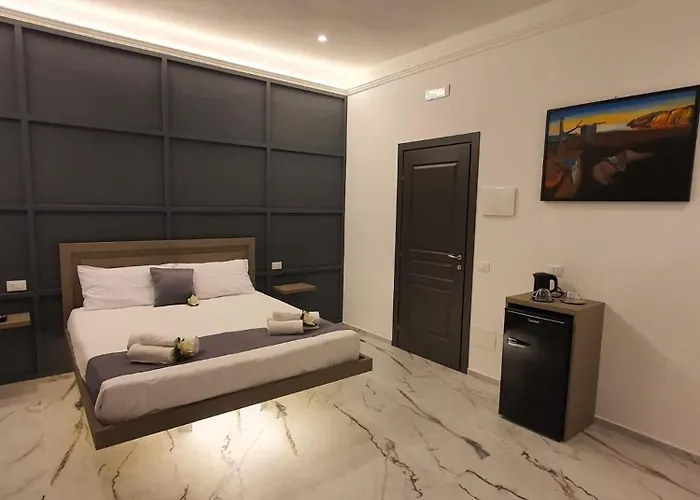 Mikale Luxury Pensión *