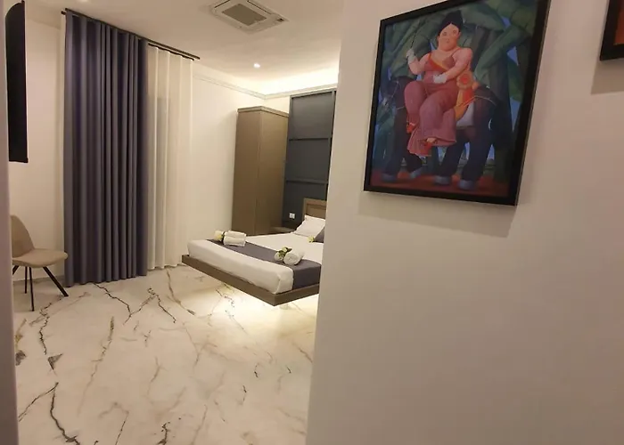 Mikale Luxury Pensión *